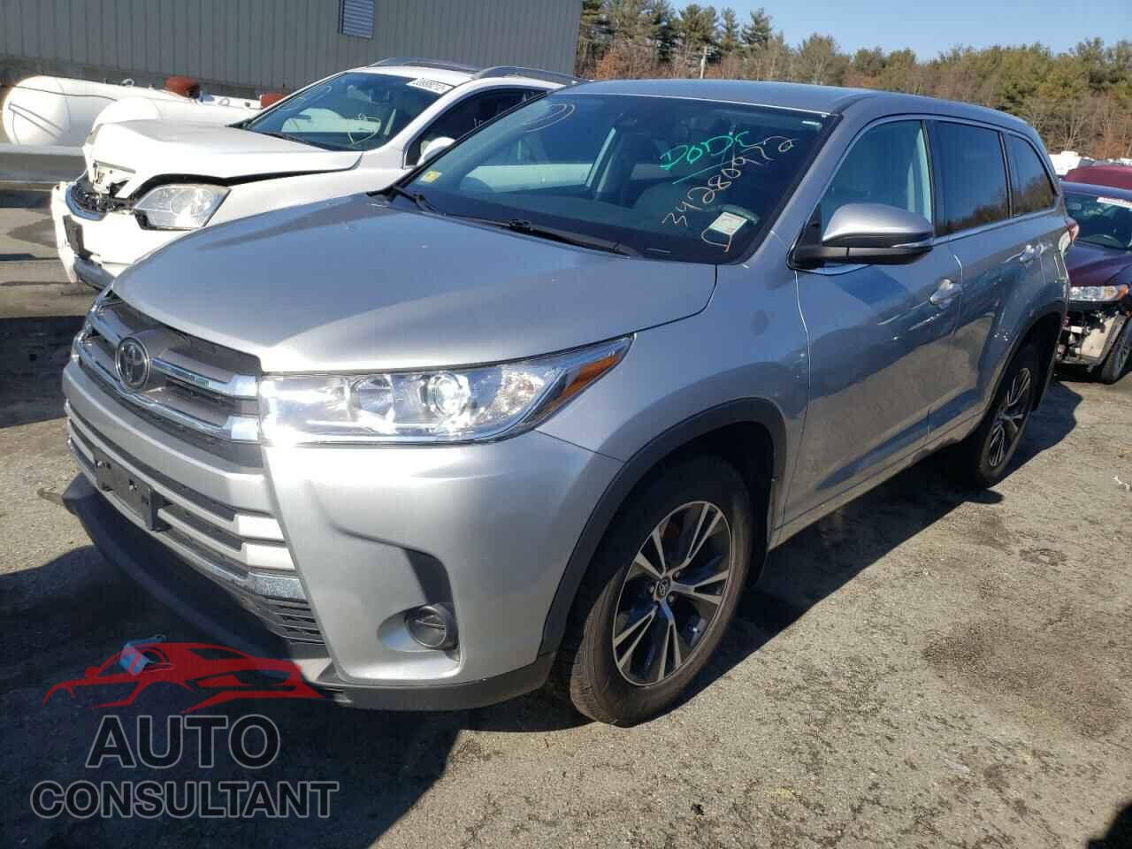 TOYOTA HIGHLANDER 2018 - 5TDBZRFH9JS884325