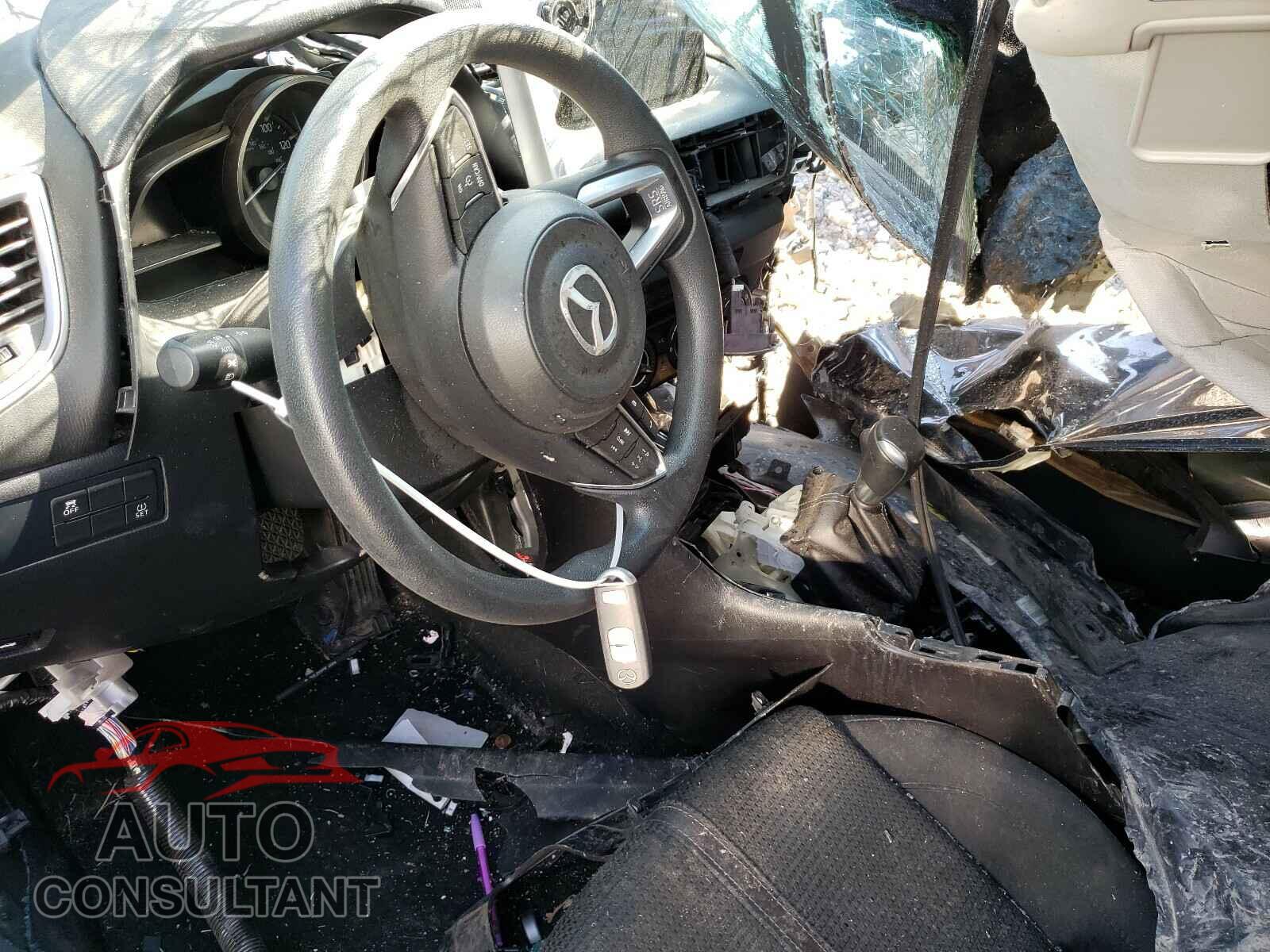 MAZDA 3 2017 - 3MZBN1U70HM130180