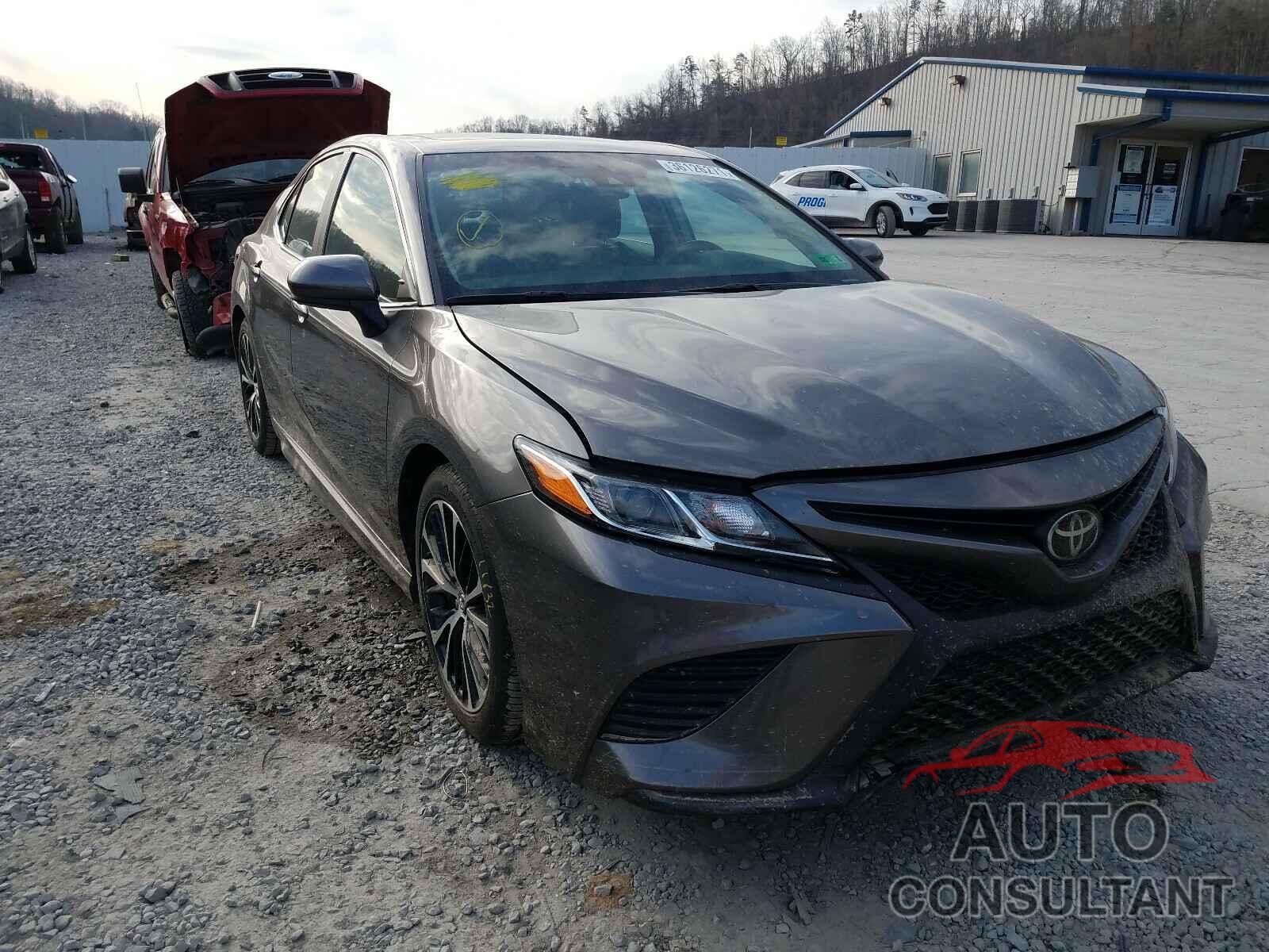 TOYOTA CAMRY 2018 - 4T1B11HK9JU017371