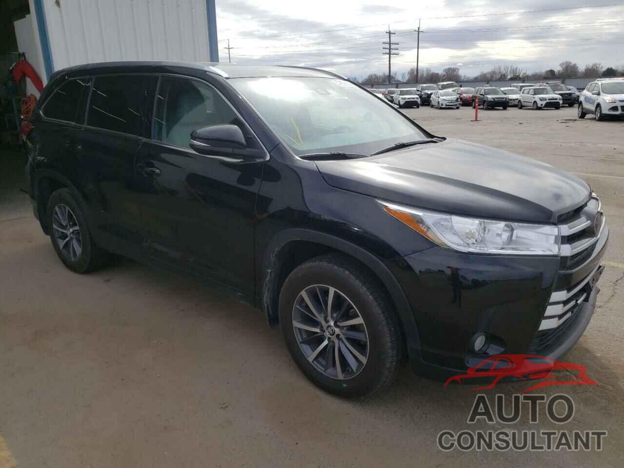 TOYOTA HIGHLANDER 2018 - 5TDJZRFH0JS529782