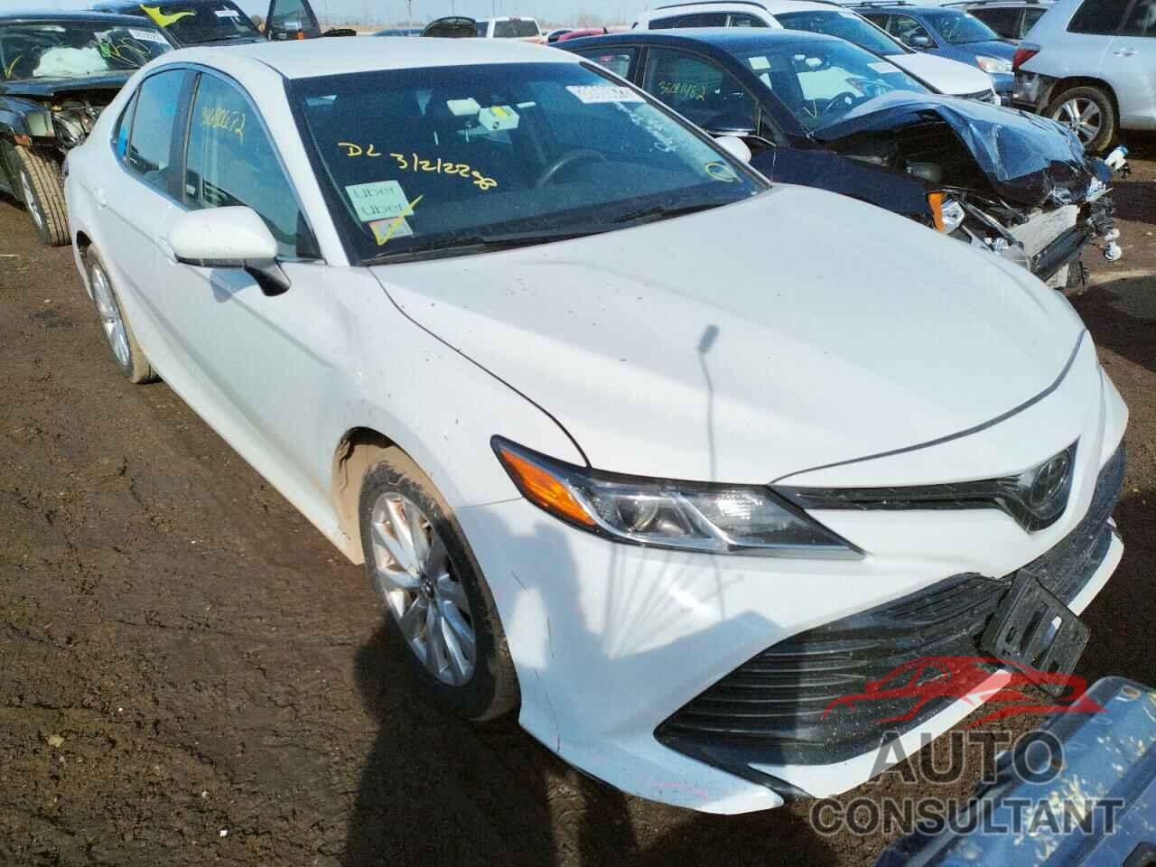 TOYOTA CAMRY 2018 - 4T1B11HK6JU102328