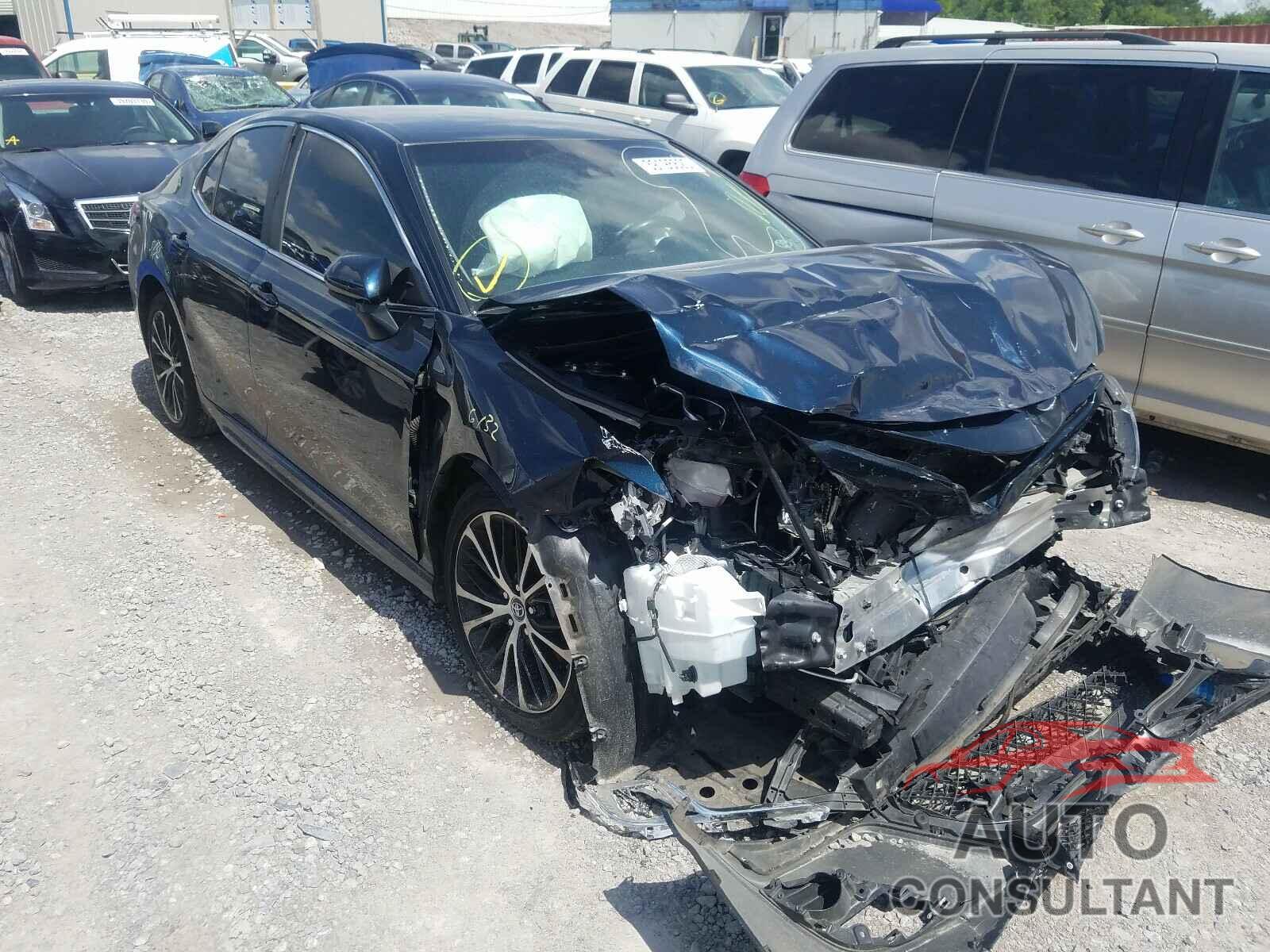 TOYOTA CAMRY 2018 - 4T1B11HK1JU525480