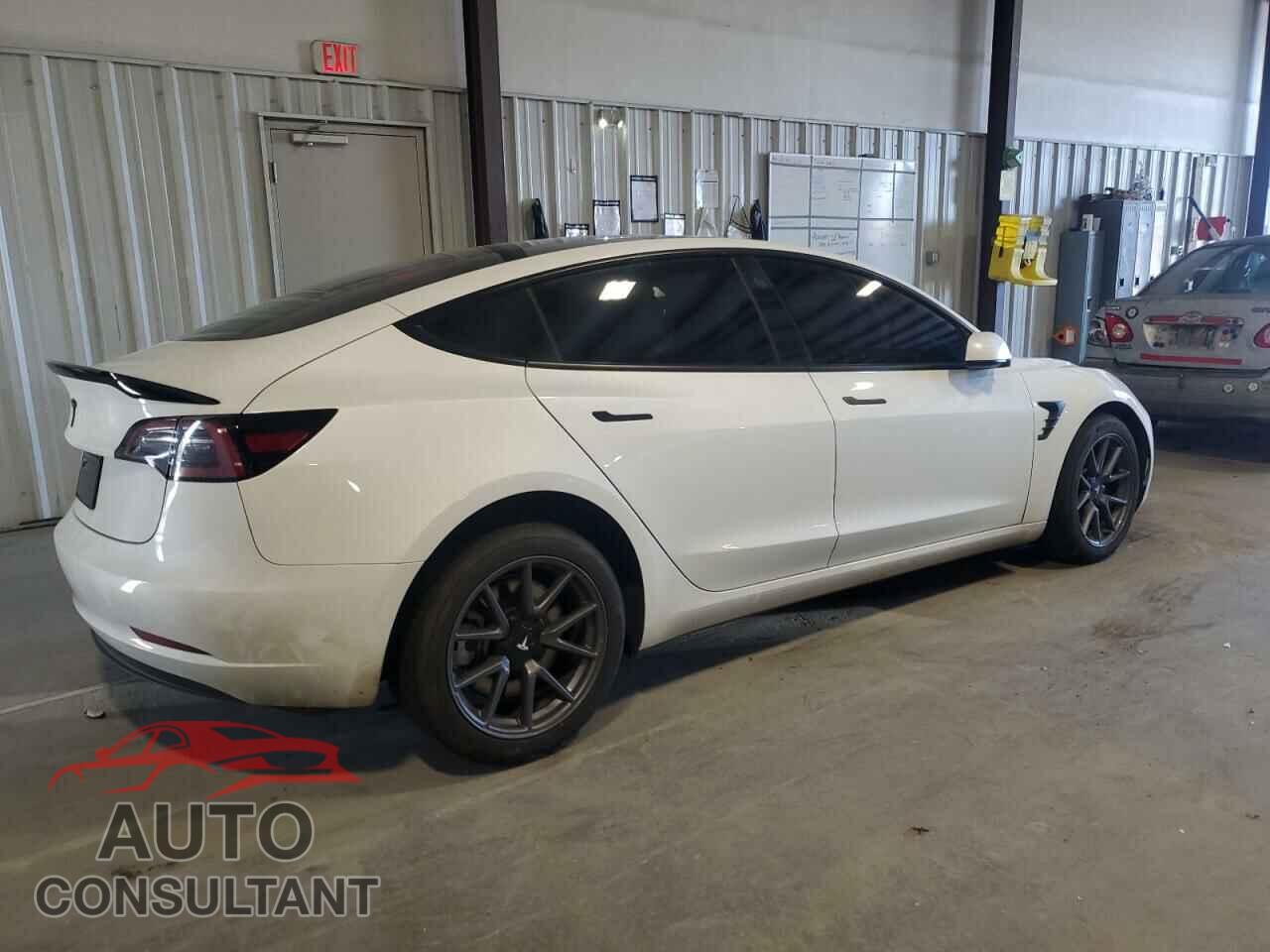 TESLA MODEL 3 2023 - 5YJ3E1EA0PF645295