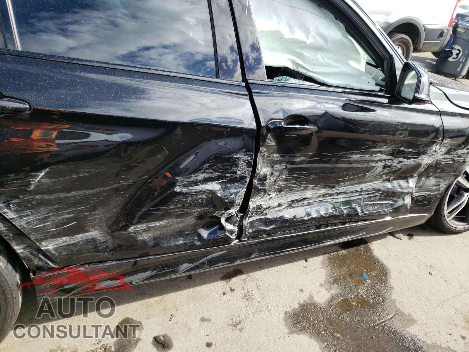 BMW 3 SERIES 2017 - WBA8B3C30HK777666