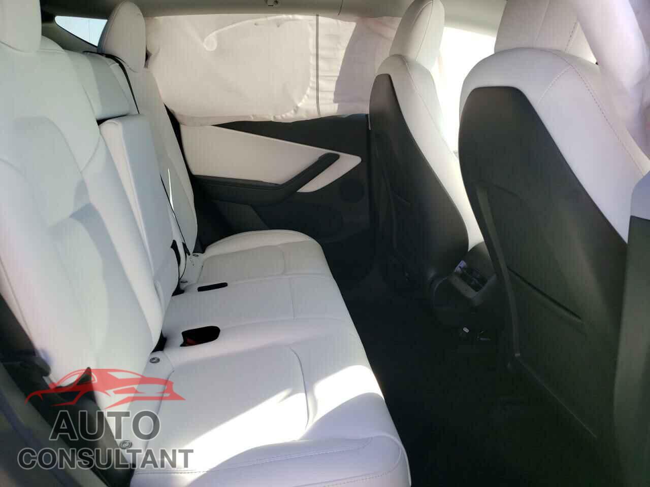 TESLA MODEL Y 2021 - 5YJYGDEF9MF267339