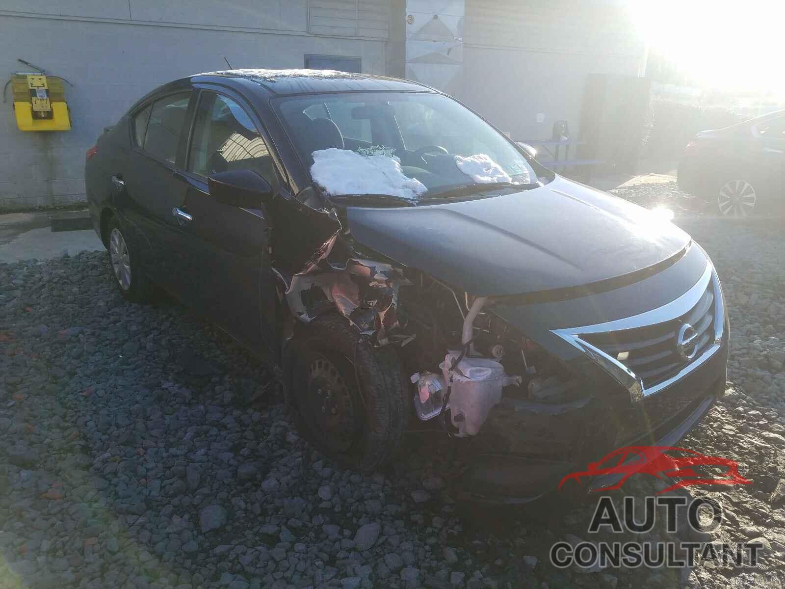 NISSAN VERSA 2018 - 3N1CN7AP1JL869748