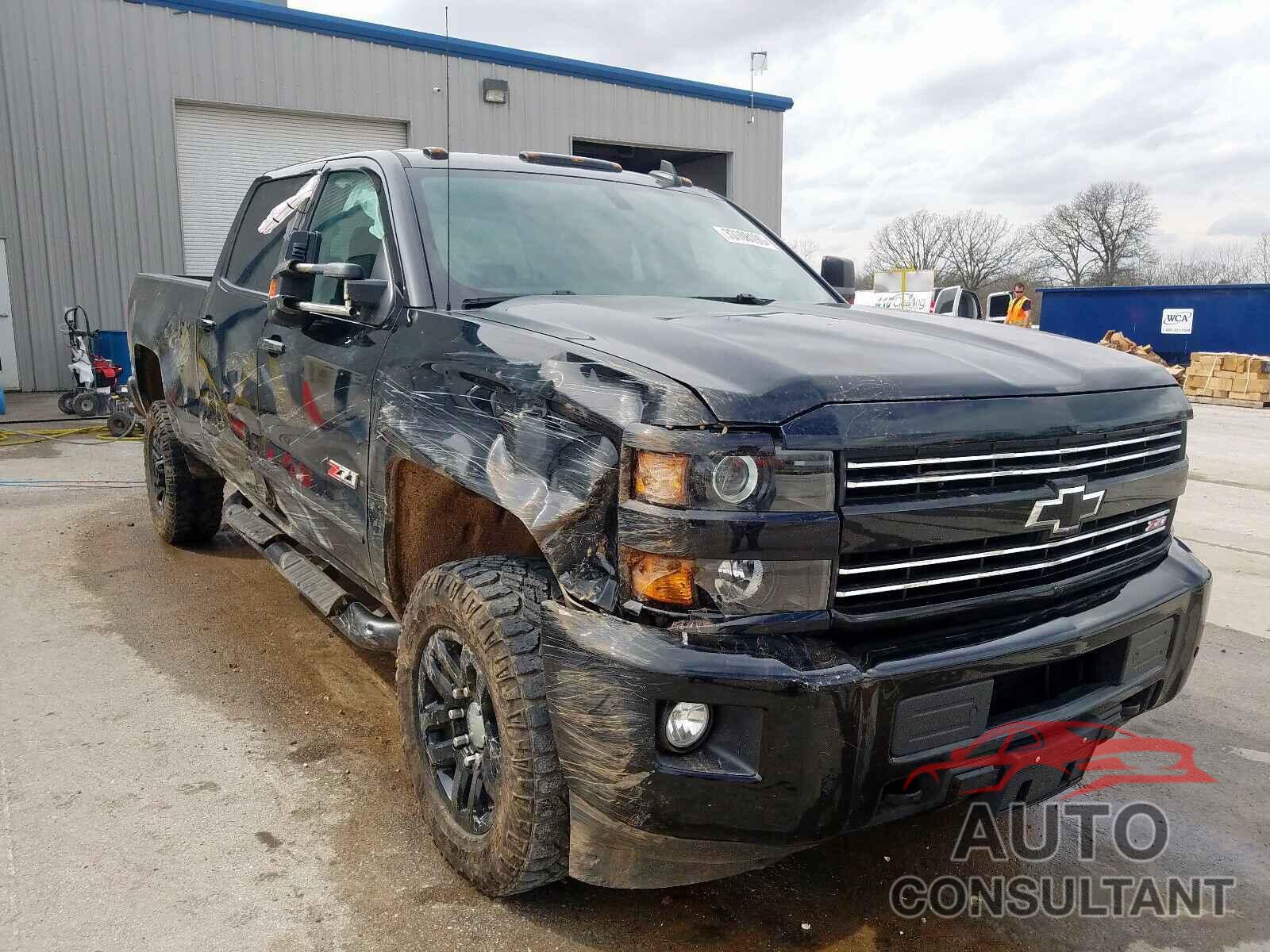 CHEVROLET SILVERADO 2018 - 1HGCR2F12HA295821