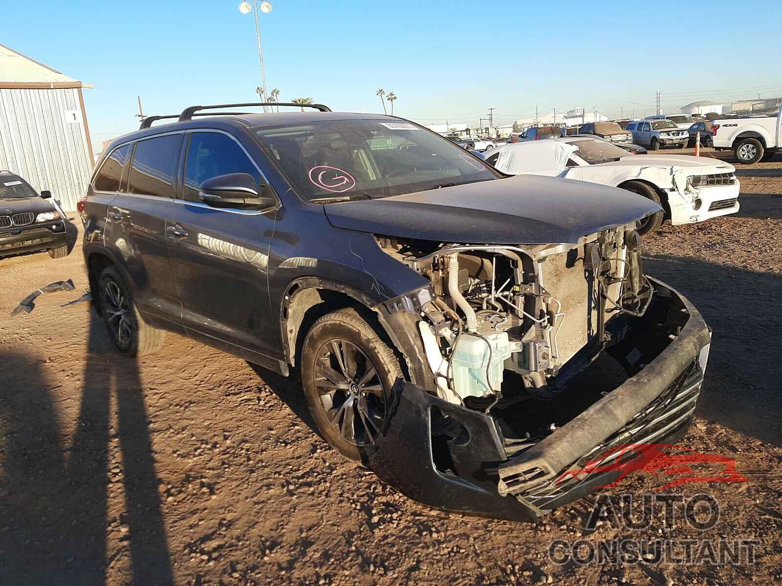 TOYOTA HIGHLANDER 2018 - 5TDBZRFH9JS864575