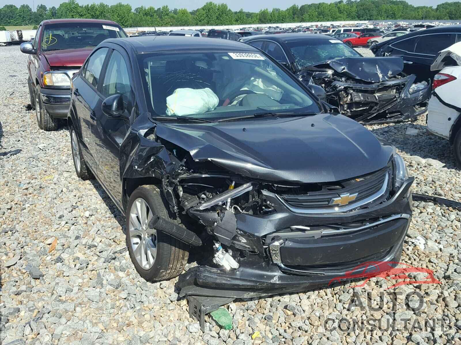 CHEVROLET SONIC 2017 - 1G1JB5SH8H4169534