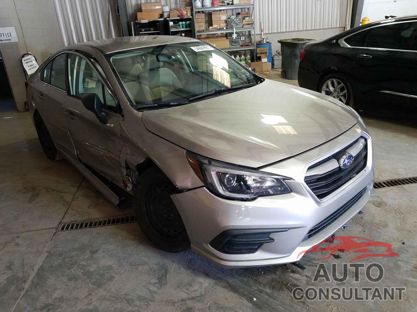 SUBARU LEGACY 2018 - 4S3BNAA66J3009658