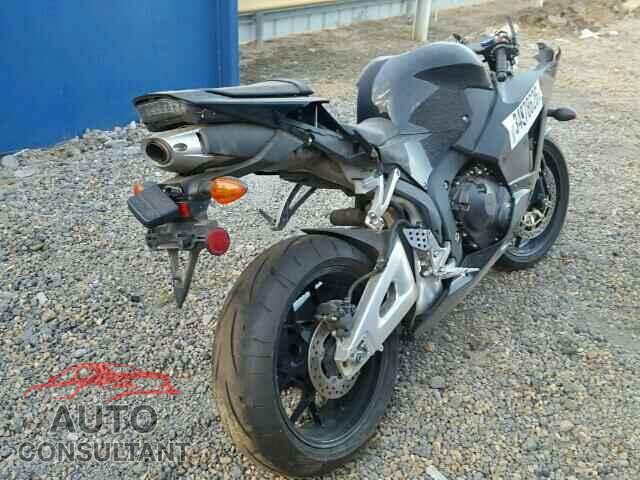 HONDA CBR CYCLE 2015 - JH2PC4006FK800707