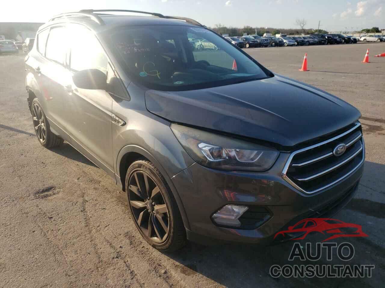 FORD ESCAPE 2017 - 1FMCU0GD8HUD04817