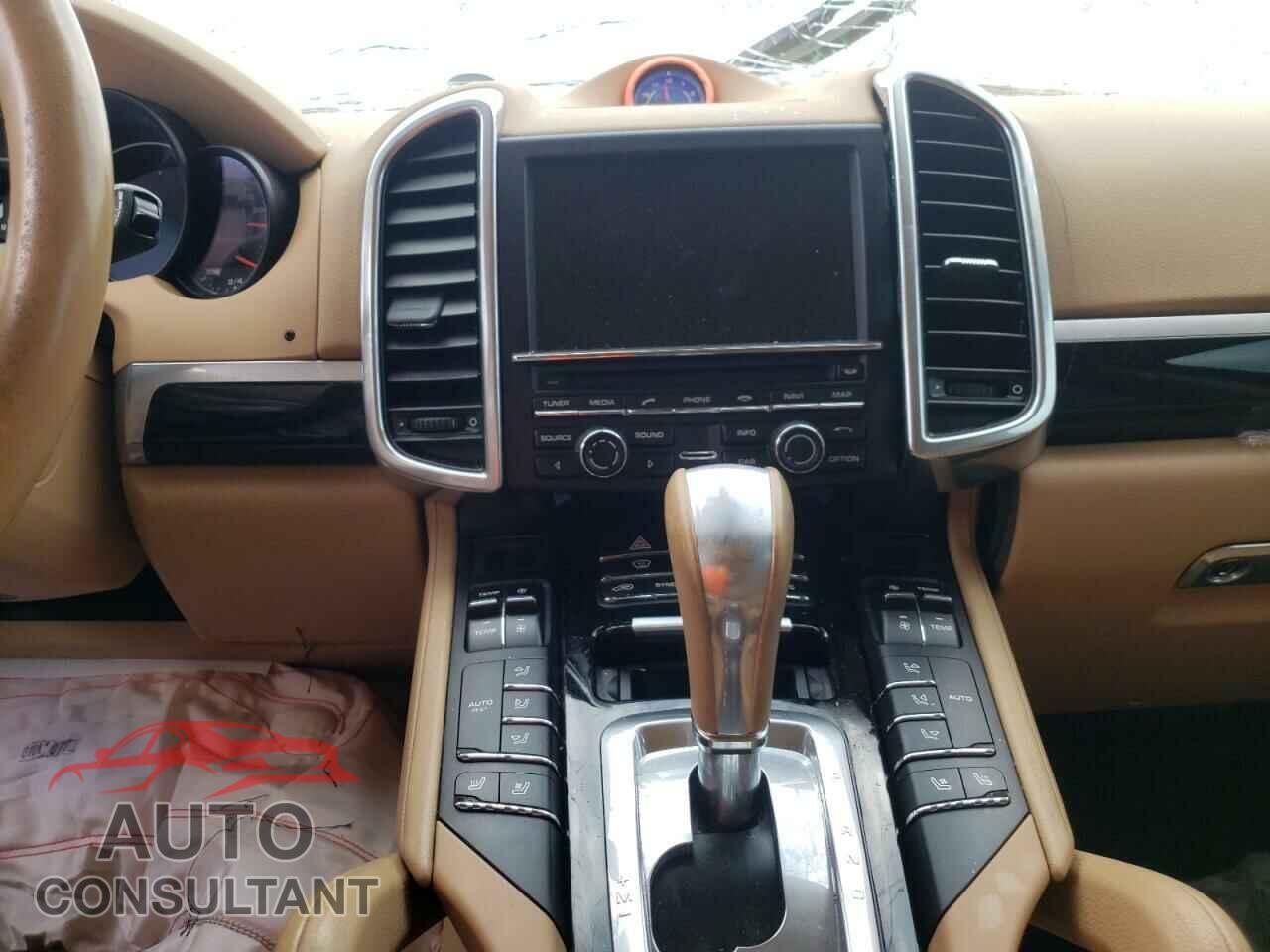 PORSCHE CAYENNE 2016 - WP1AA2A21GLA10606
