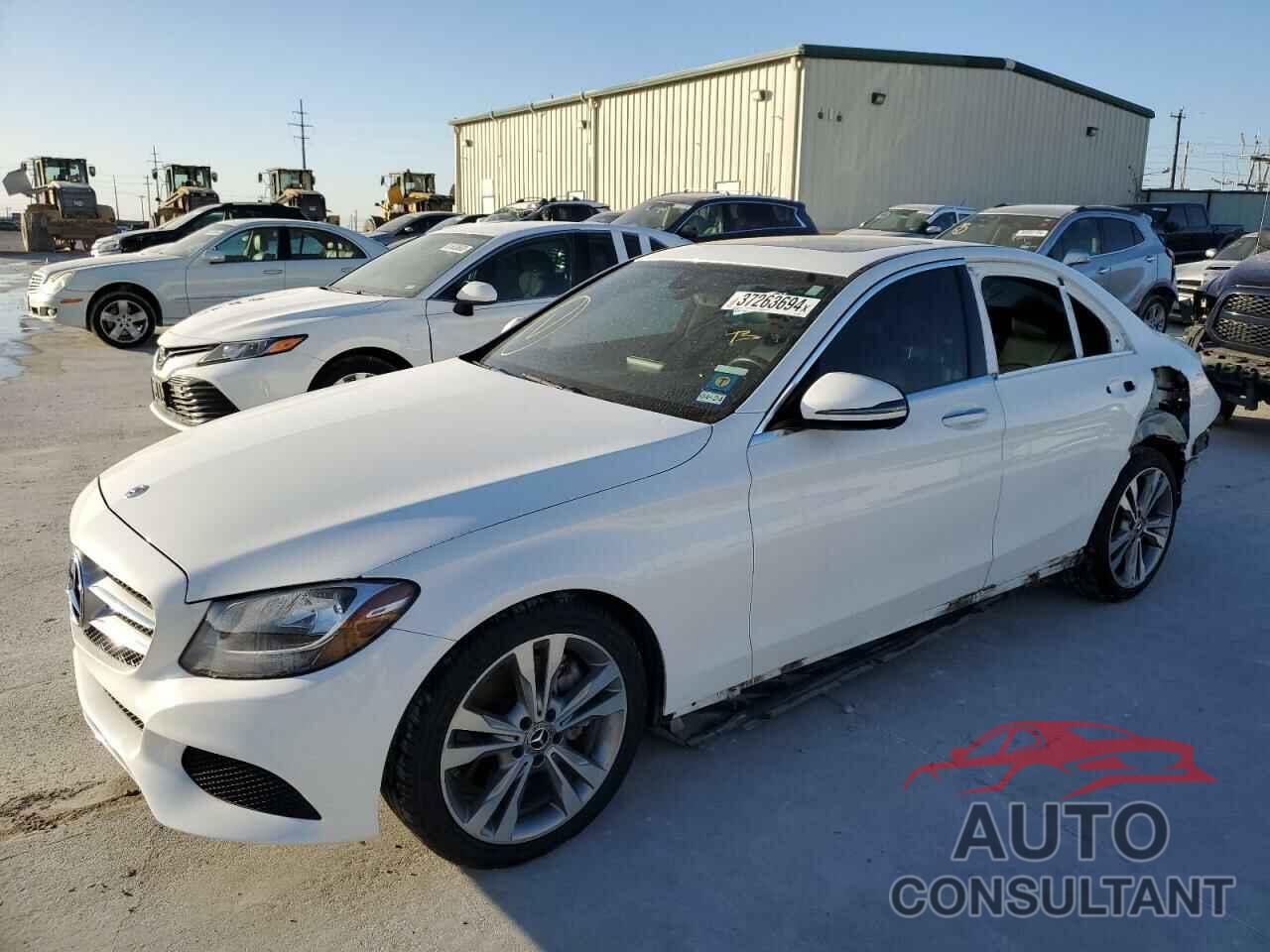 MERCEDES-BENZ C-CLASS 2018 - 55SWF4JB3JU237633