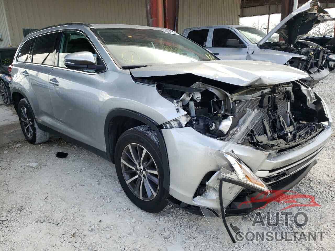 TOYOTA HIGHLANDER 2019 - 5TDKZRFH3KS557856
