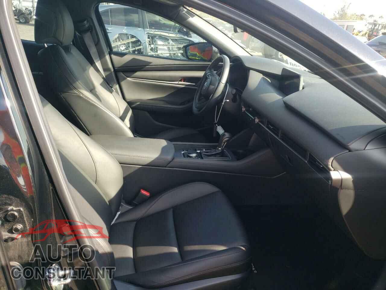 MAZDA 3 2020 - JM1BPALMXL1167599