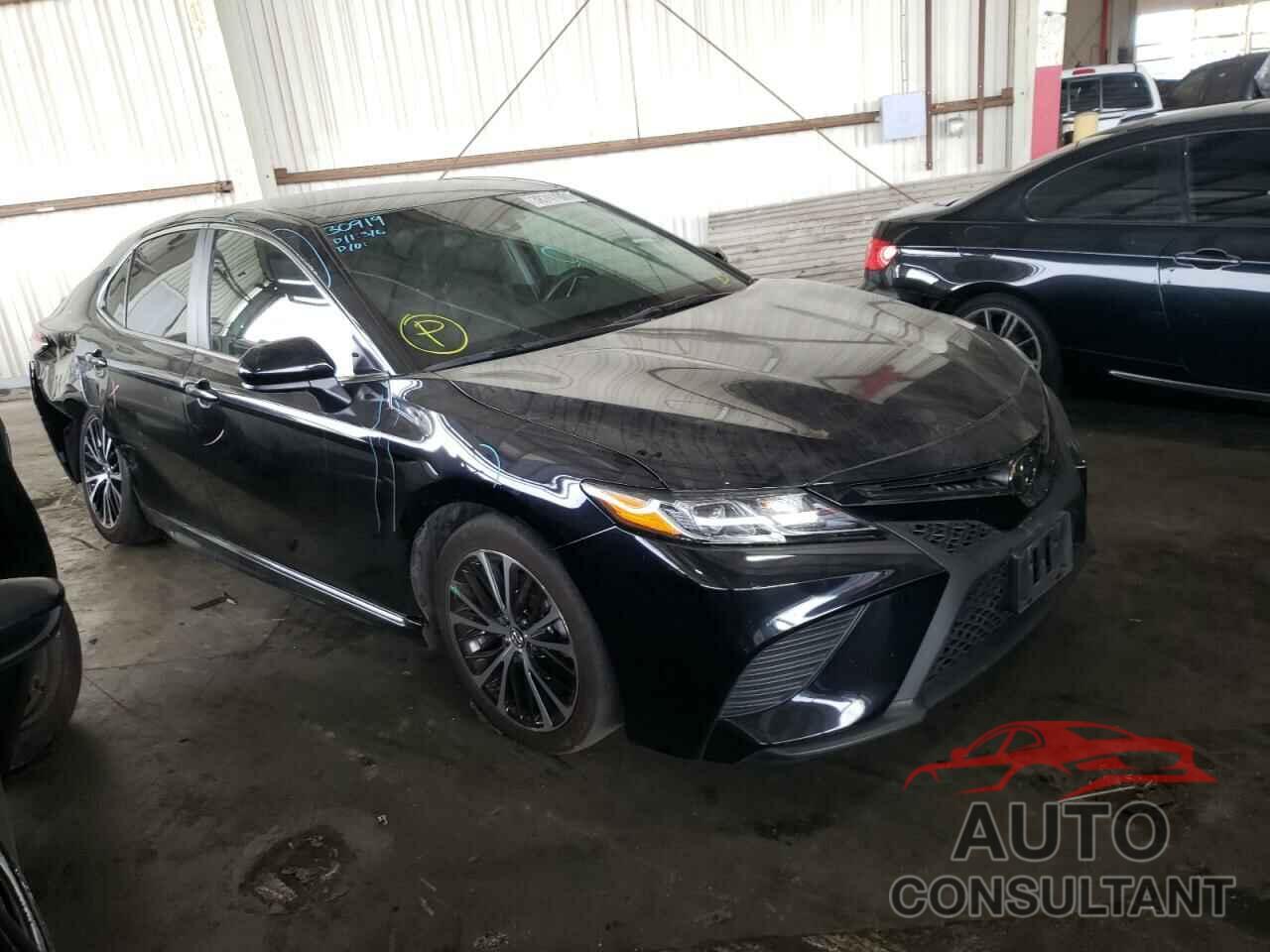 TOYOTA CAMRY 2018 - 4T1B11HK6JU594052