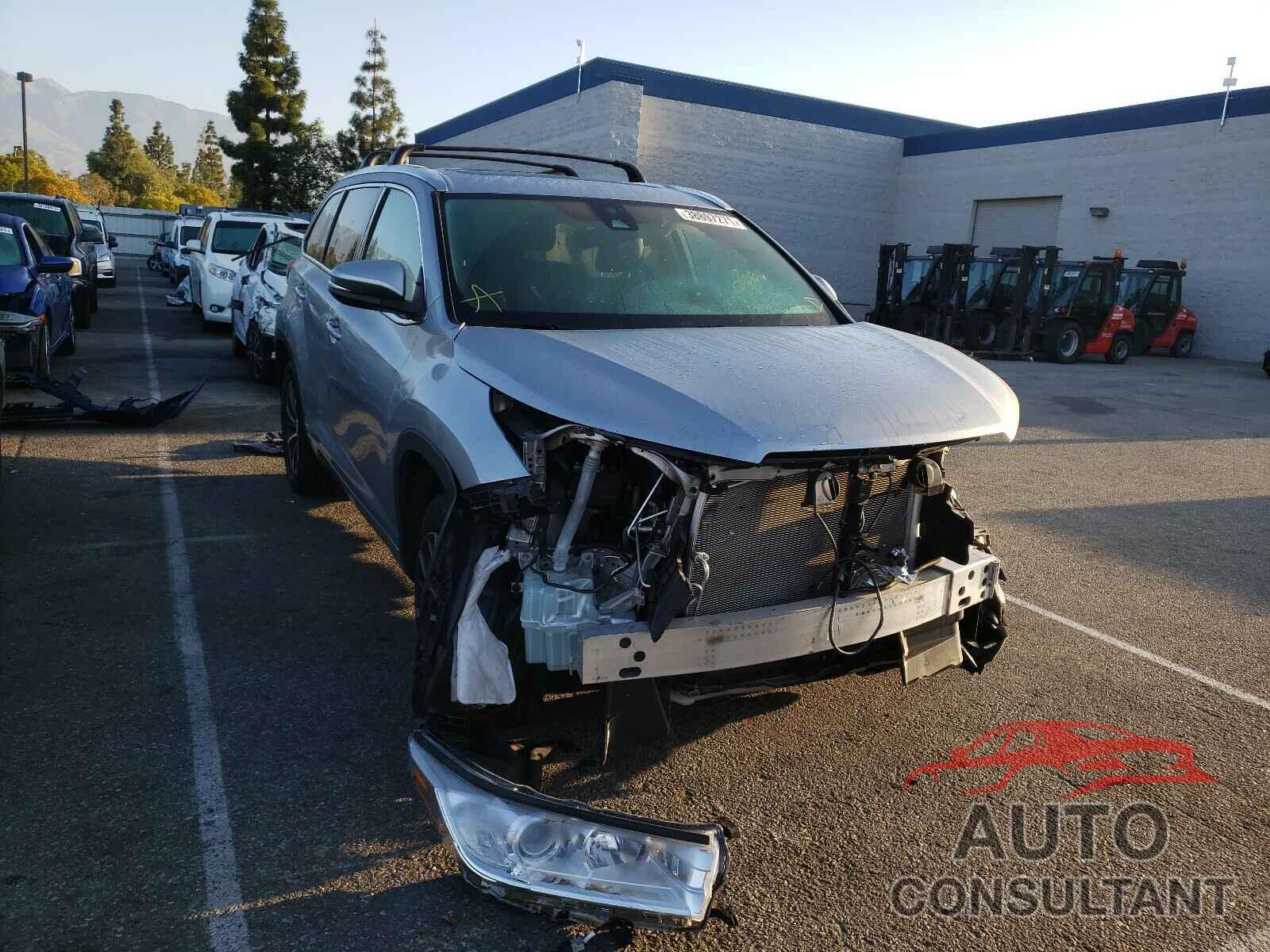TOYOTA HIGHLANDER 2018 - 5TDKZRFH7JS263178