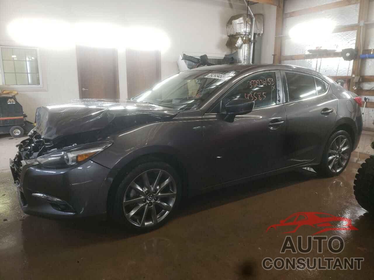 MAZDA 3 2018 - 3MZBN1W37JM197116