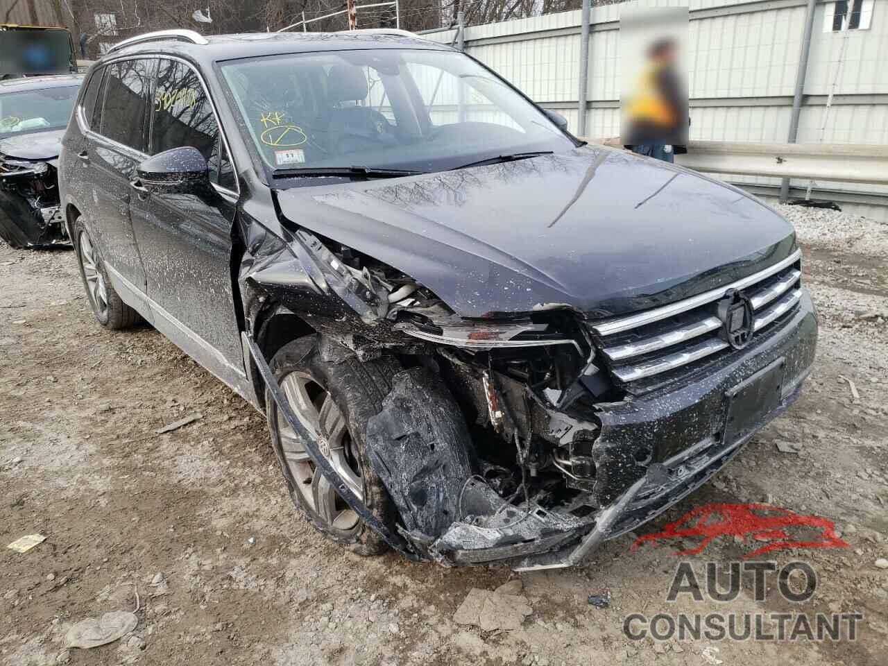 VOLKSWAGEN TIGUAN 2018 - 3VV5B7AX9JM073145