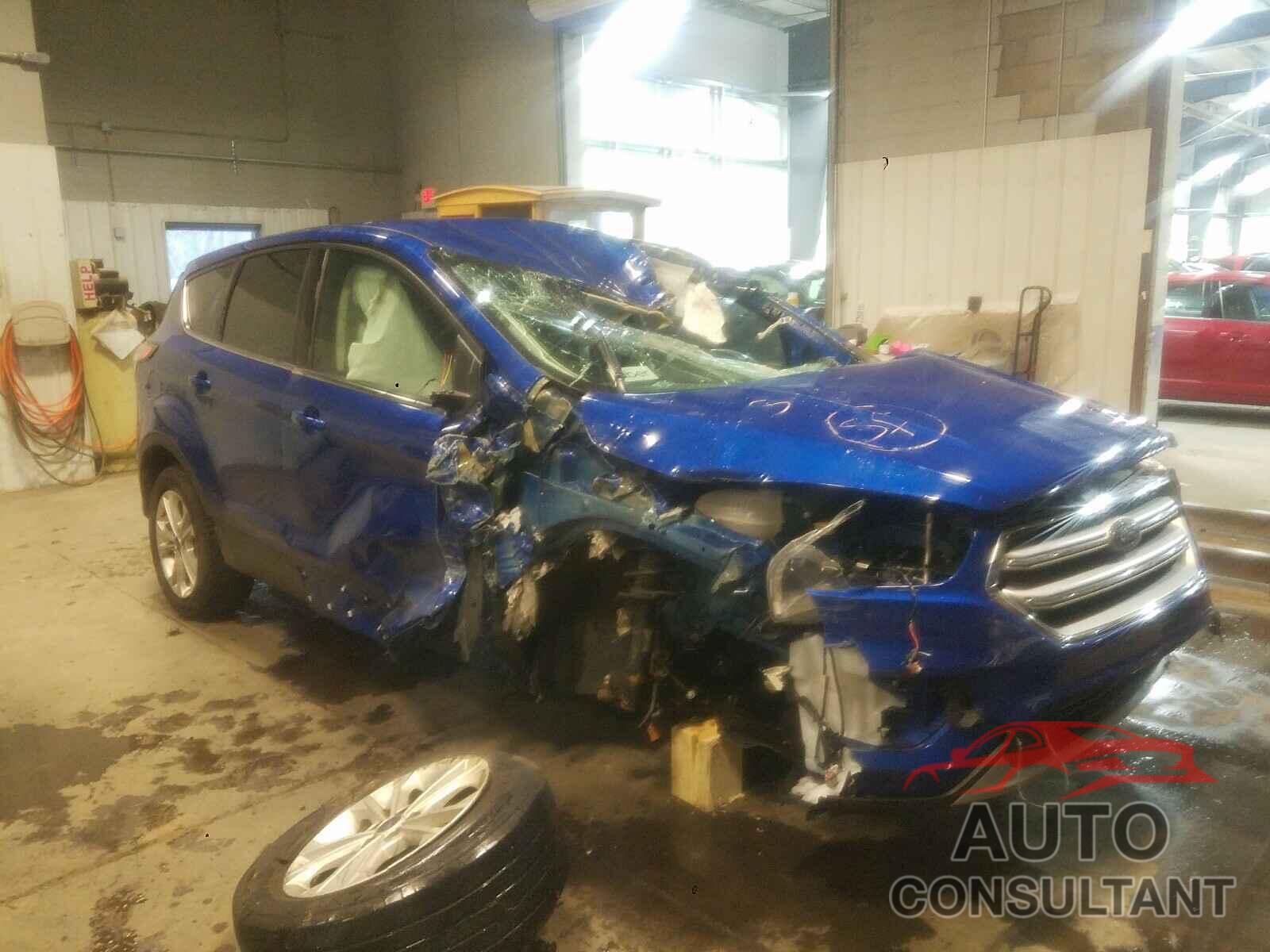 FORD ESCAPE 2017 - 1FMCU0GD4HUB51496