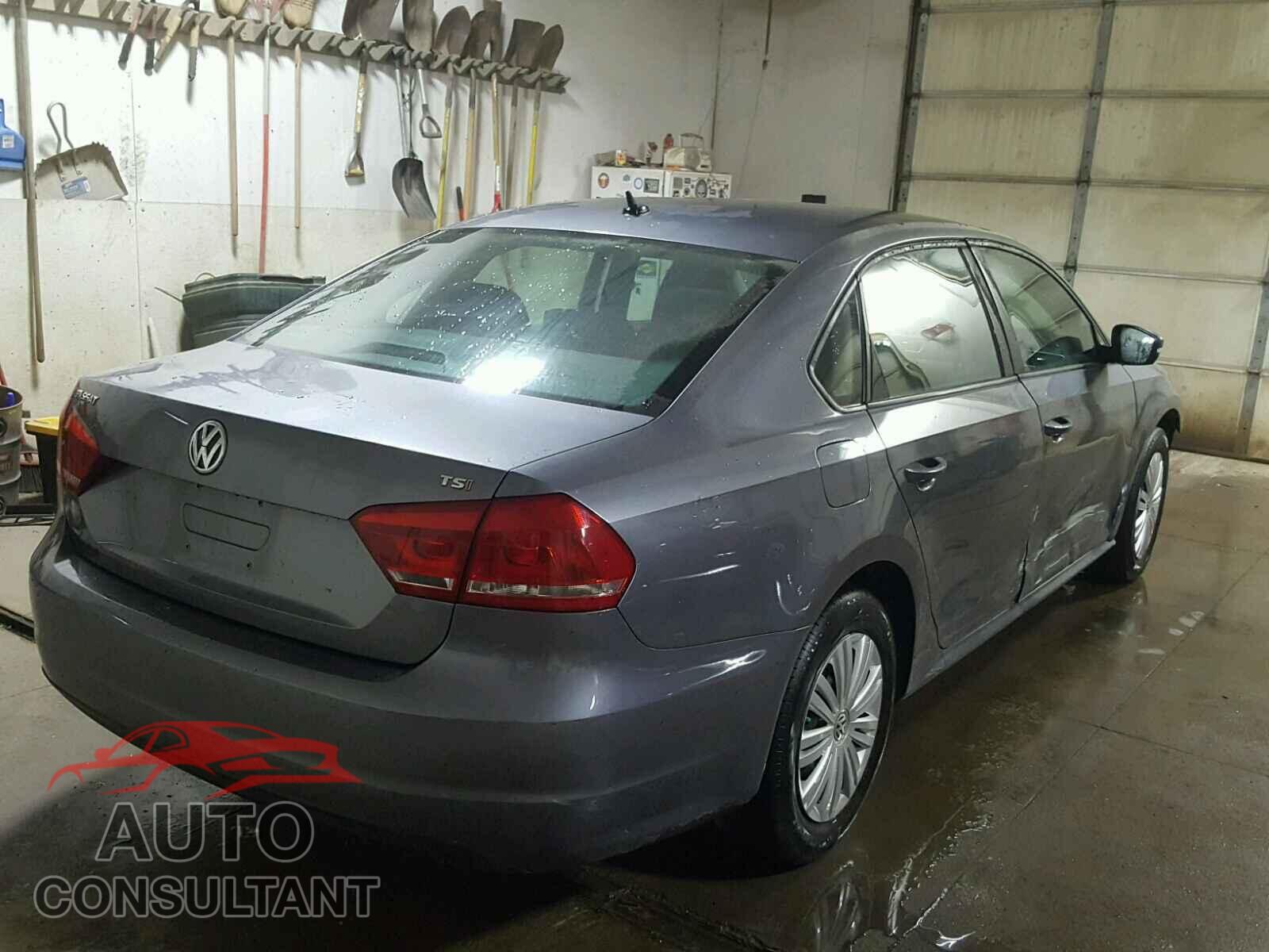 VOLKSWAGEN PASSAT 2015 - 1VWAT7A35FC071230