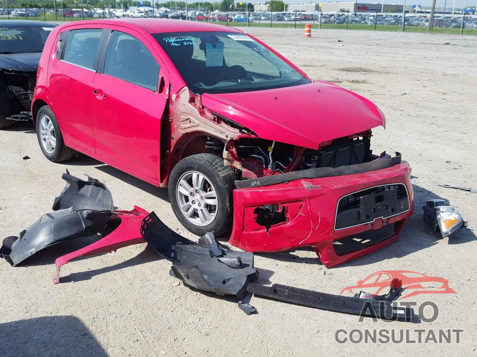 CHEVROLET SONIC 2015 - 1G1JC6SH5F4143733
