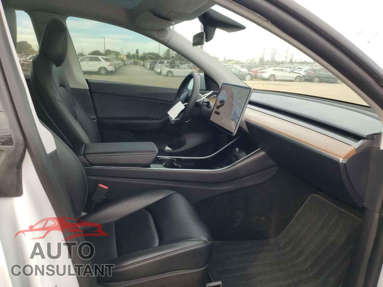 TESLA MODEL Y 2021 - 5YJYGDEE4MF076953
