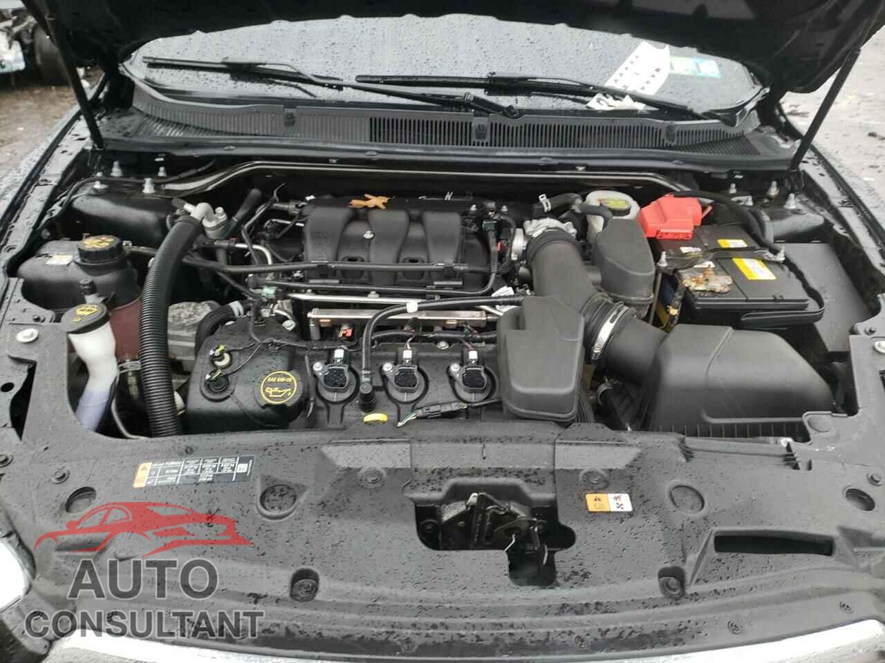 FORD TAURUS 2018 - 3N1AB7AP2KY365620