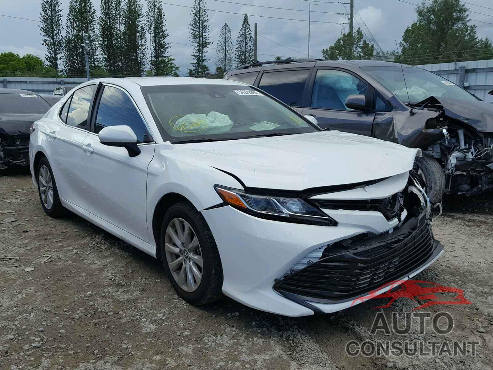TOYOTA CAMRY 2018 - 4T1B11HK7JU515746
