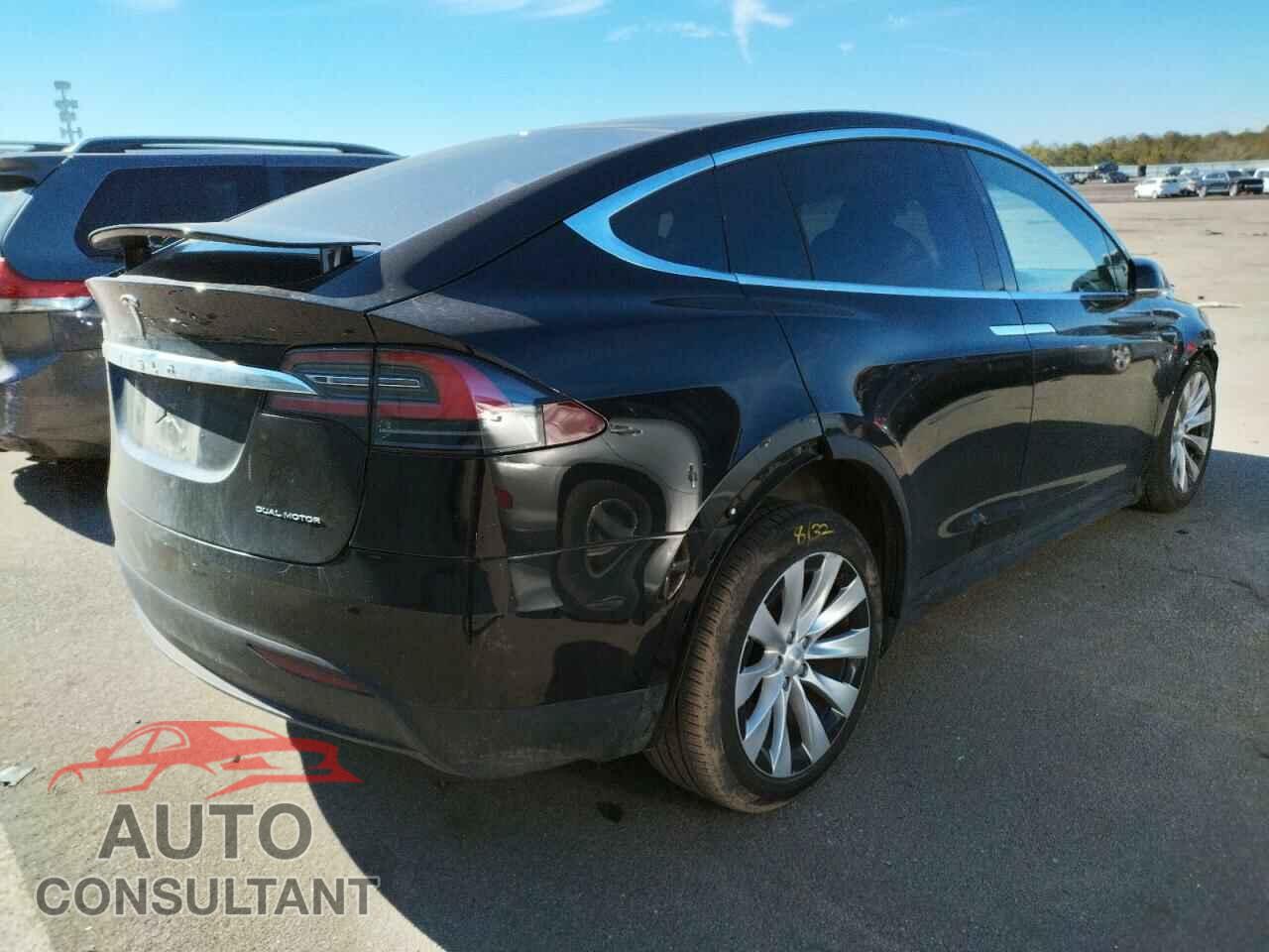 TESLA MODEL X 2020 - 5YJXCAE27LF245910