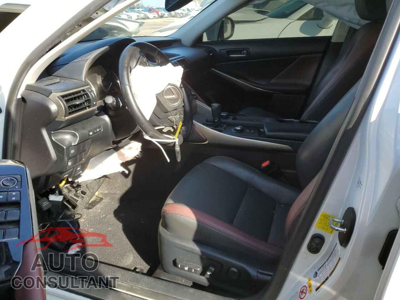 LEXUS IS 2018 - JTHBA1D20J5067207