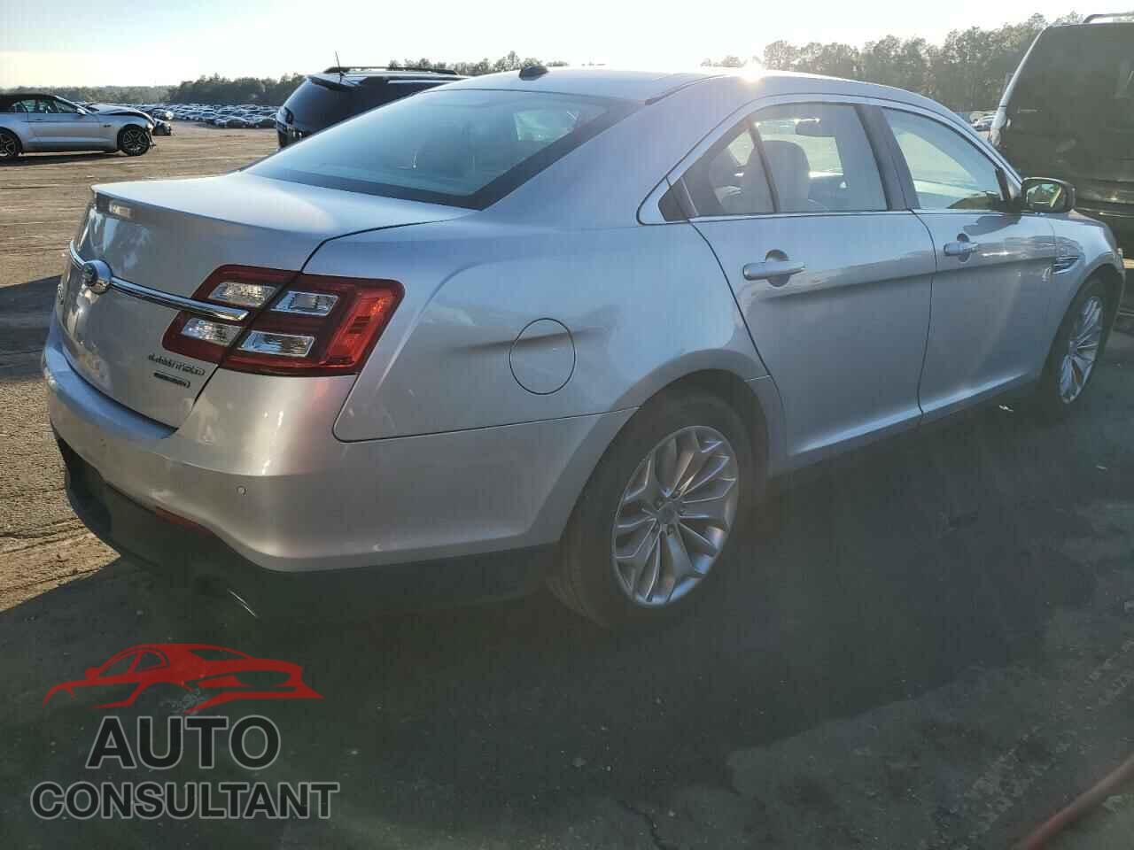 FORD TAURUS 2017 - 1FAHP2F88HG104185