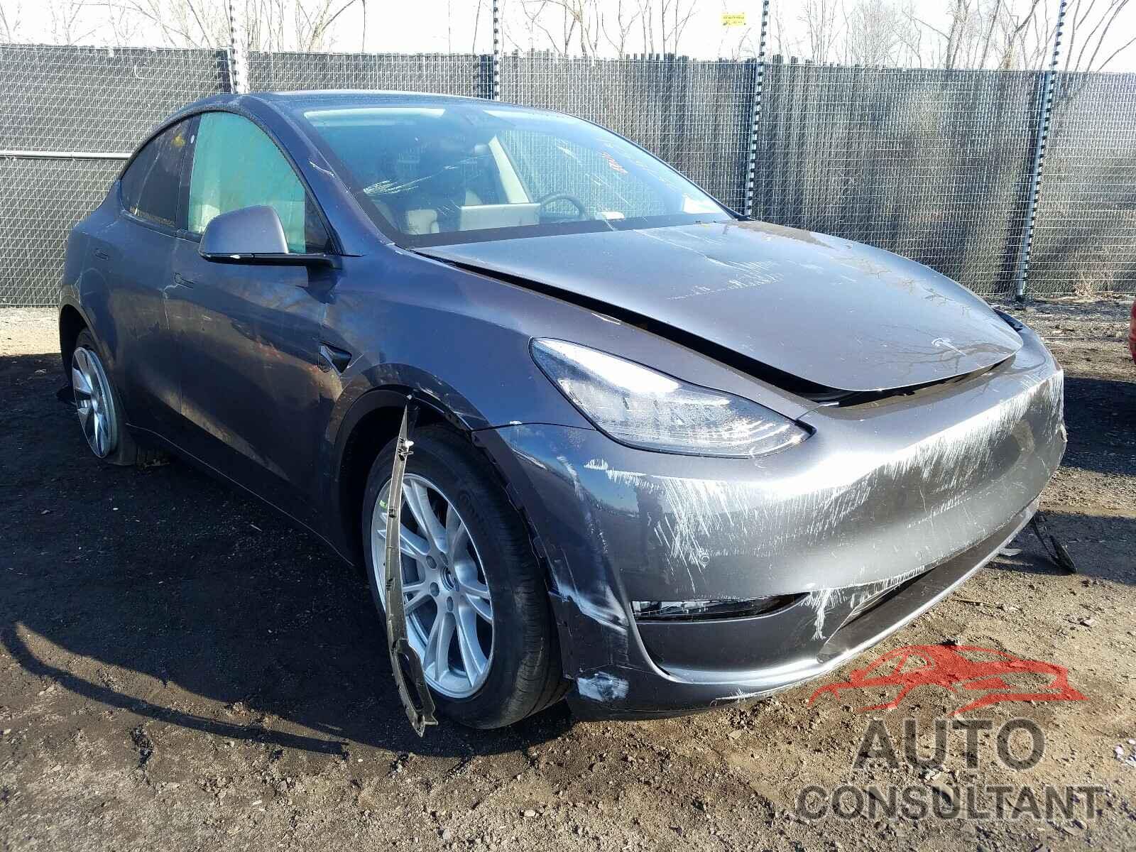 TESLA MODEL Y 2021 - 5YJYGDED5MF106128
