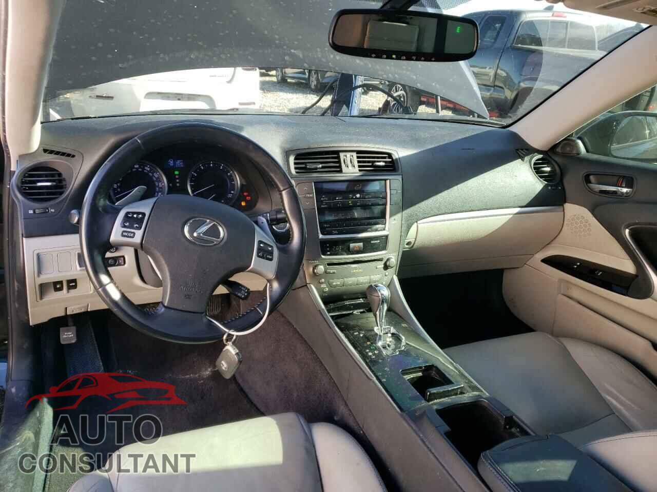LEXUS IS 2011 - JTHBF5C23B5141912
