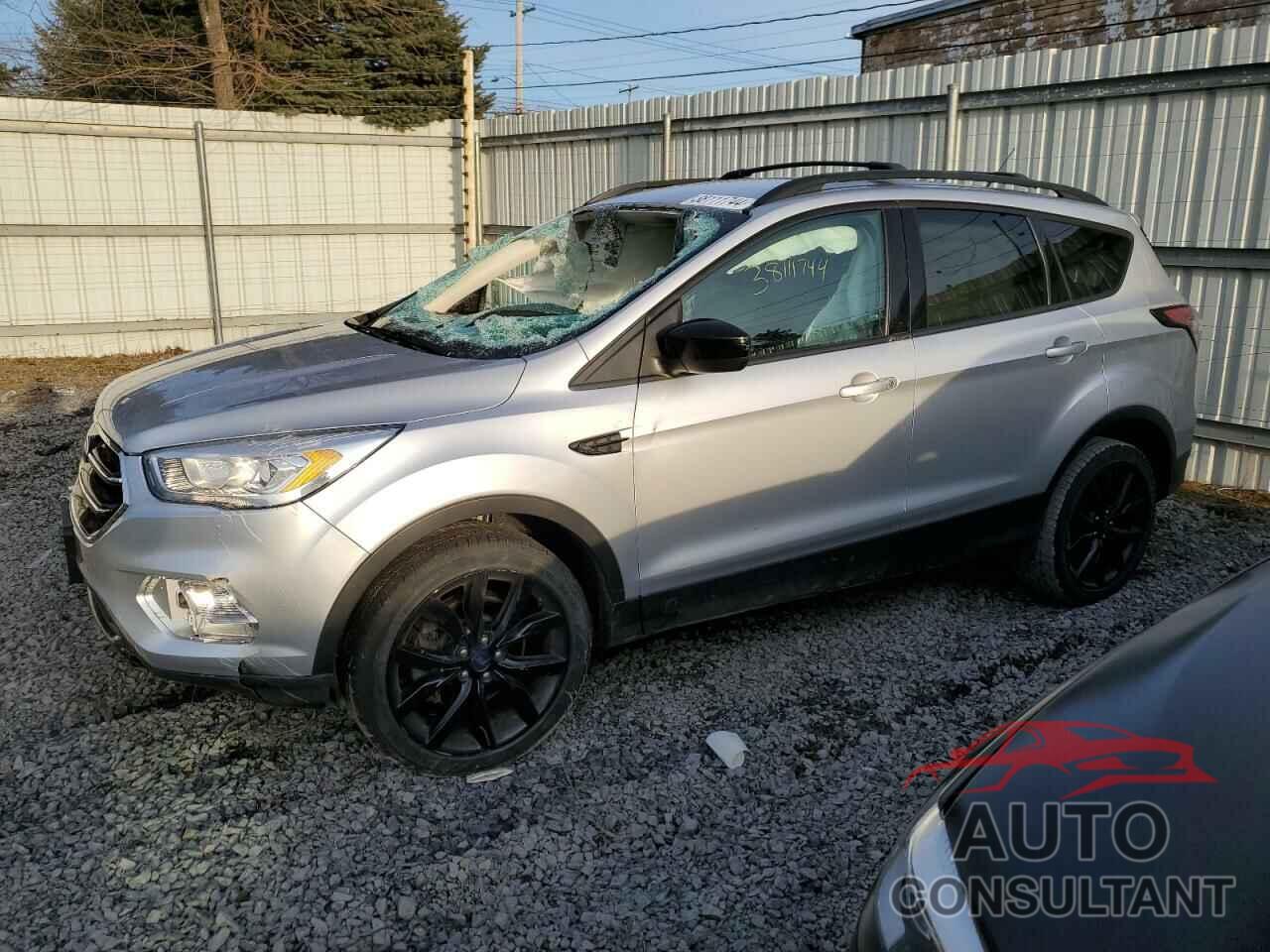 FORD ESCAPE 2017 - 1FMCU9GD9HUF00592