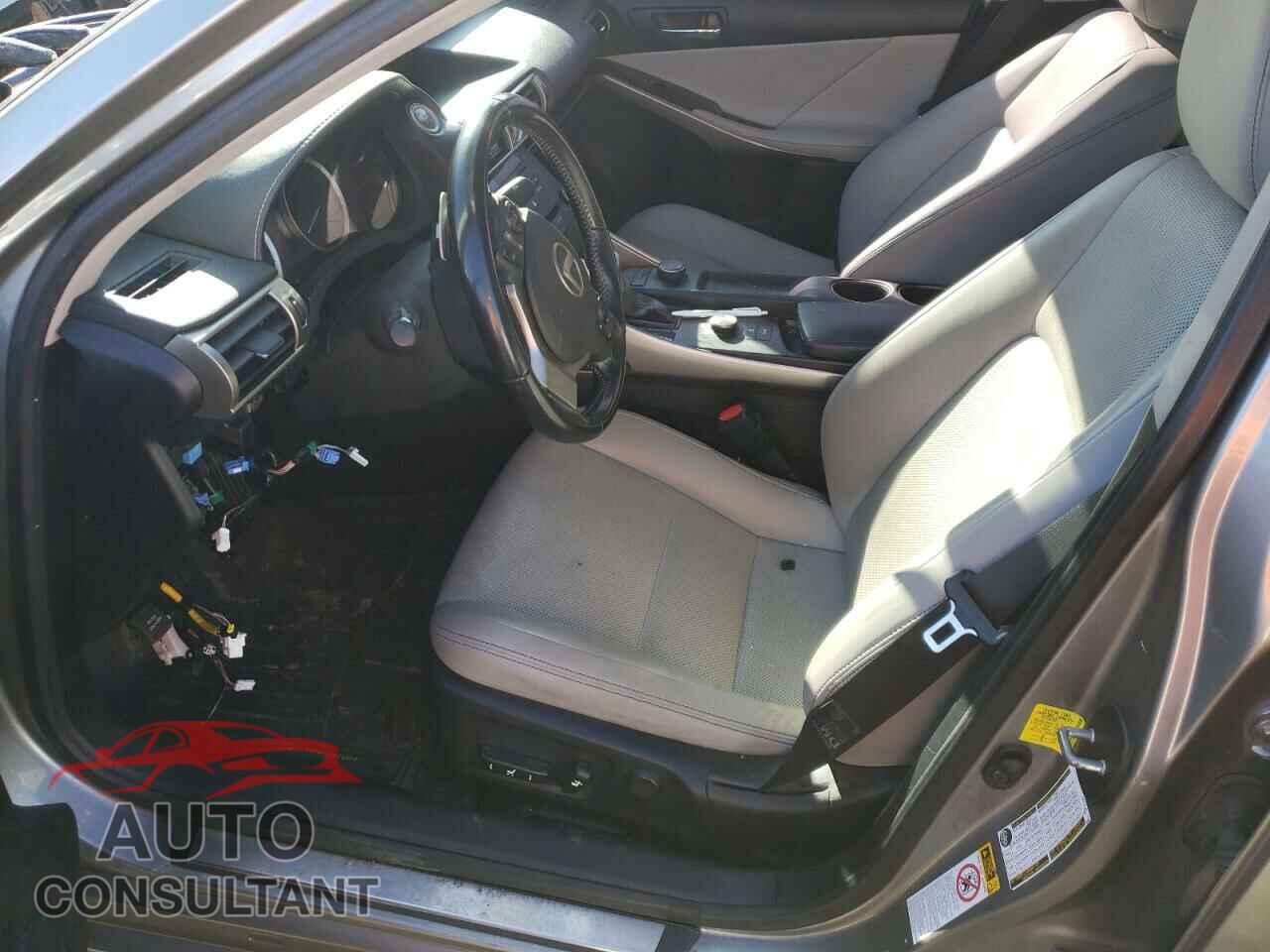 LEXUS IS 2016 - JTHBA1D28G5007619