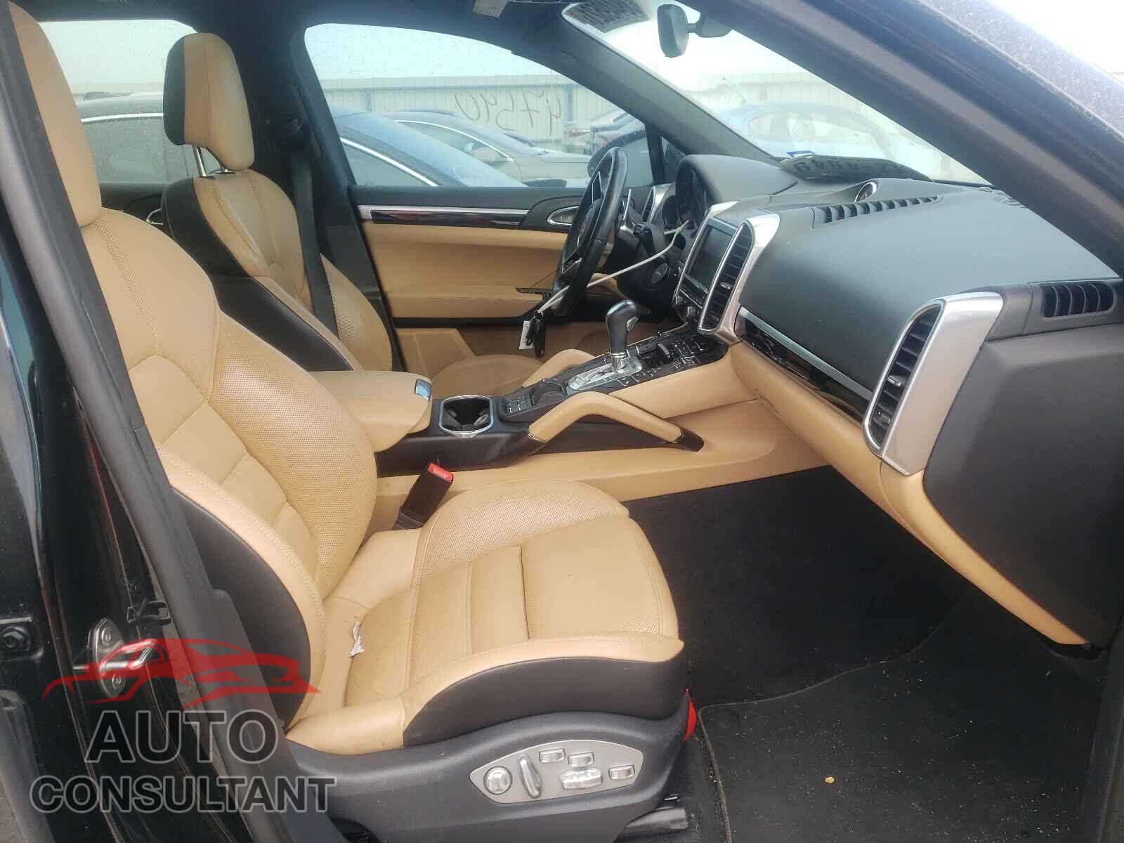 PORSCHE CAYENNE 2016 - WP1AA2A25GKA15636