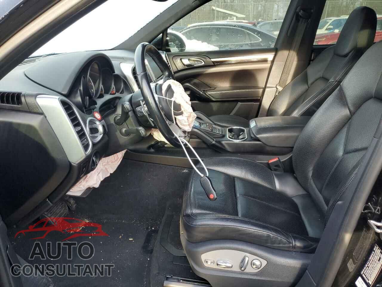 PORSCHE CAYENNE 2018 - WP1AA2A26JKA03079