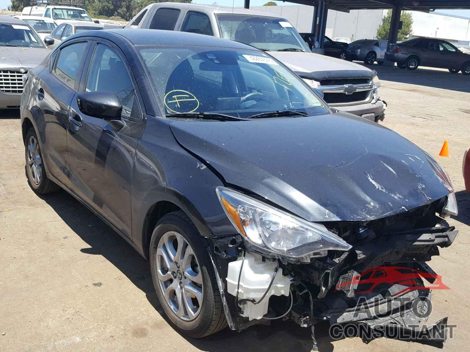TOYOTA YARIS 2017 - 3MYDLBYV8HY167469
