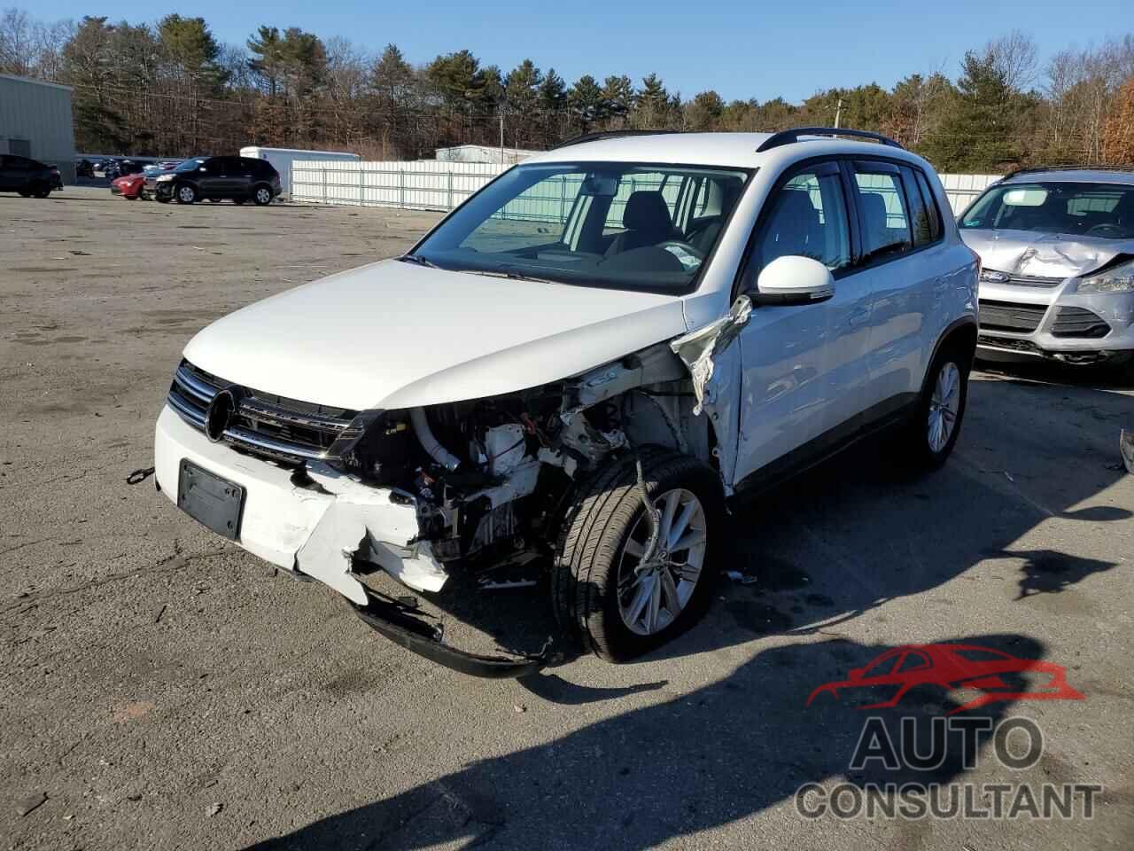 VOLKSWAGEN TIGUAN 2017 - WVGBV7AX4HK045193