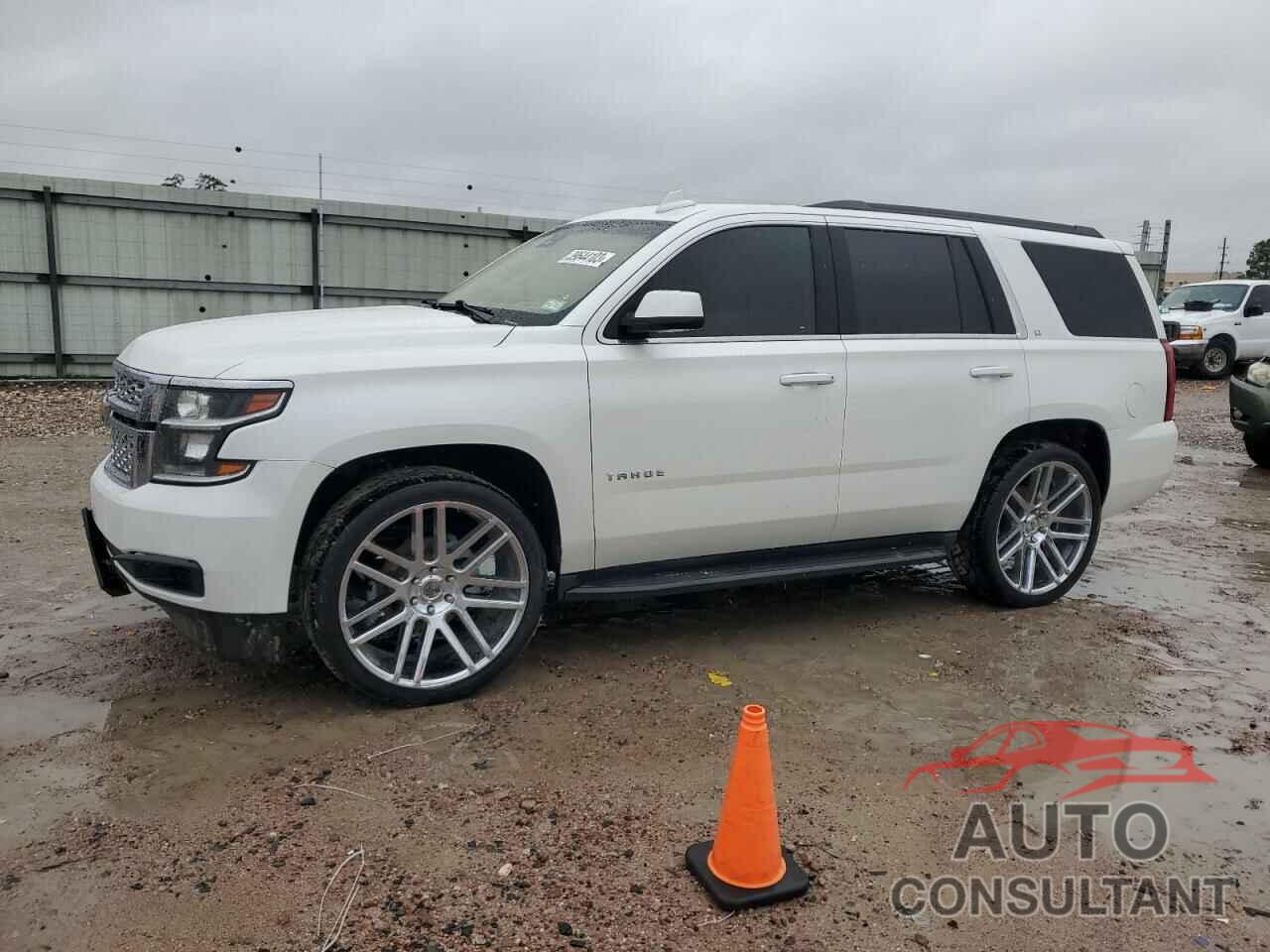 CHEVROLET TAHOE 2017 - 1GNSCBKC0HR376523