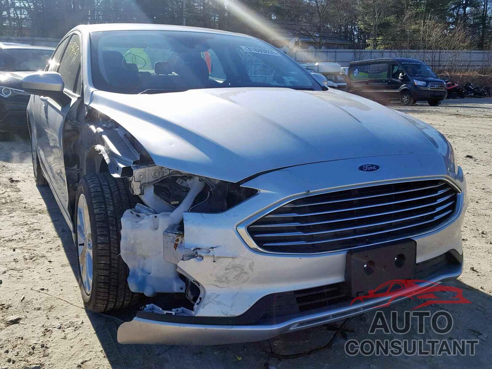 FORD FUSION SE 2019 - 5NPD74LFXJH215636