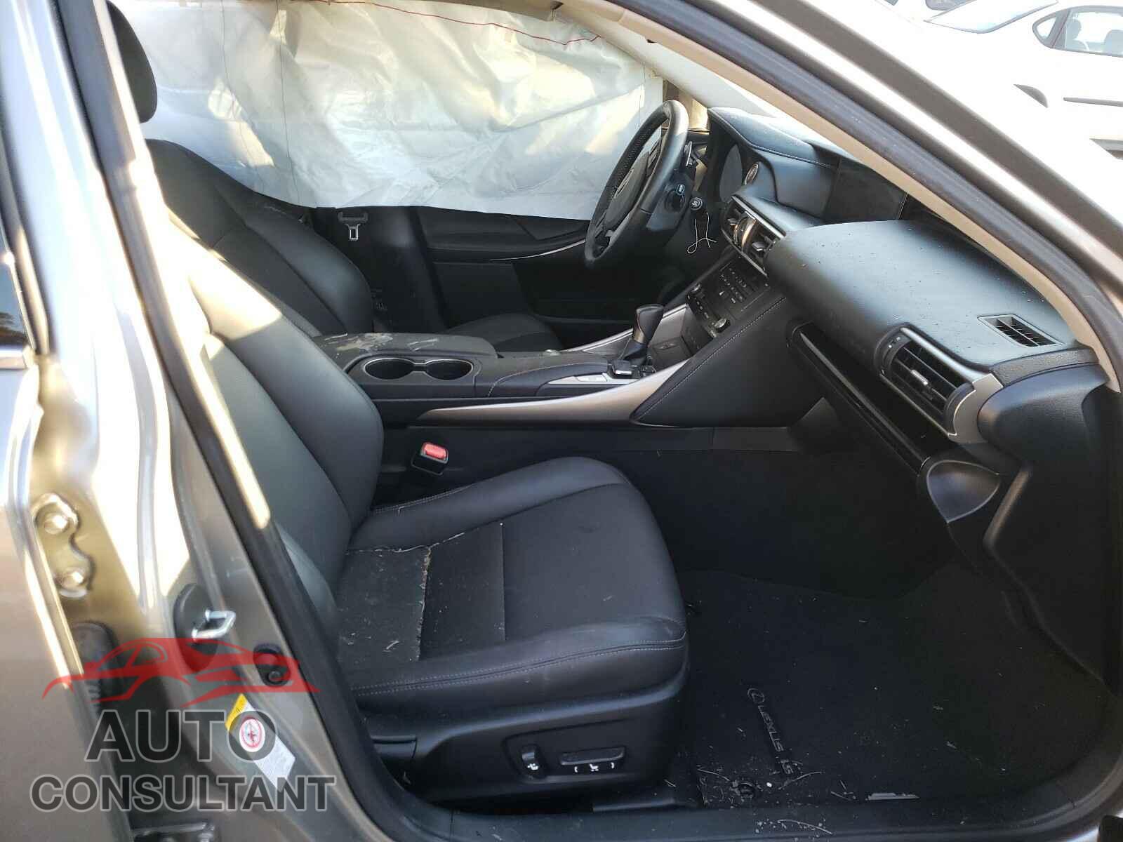 LEXUS IS 2018 - JTHBA1D25J5078719