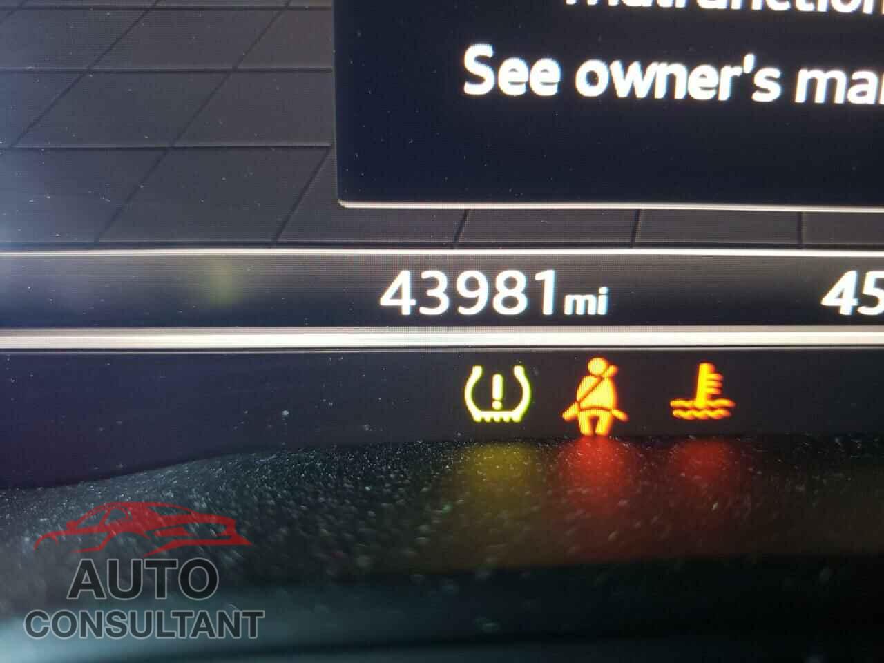 AUDI A4 2018 - WAUKMAF43JA210713