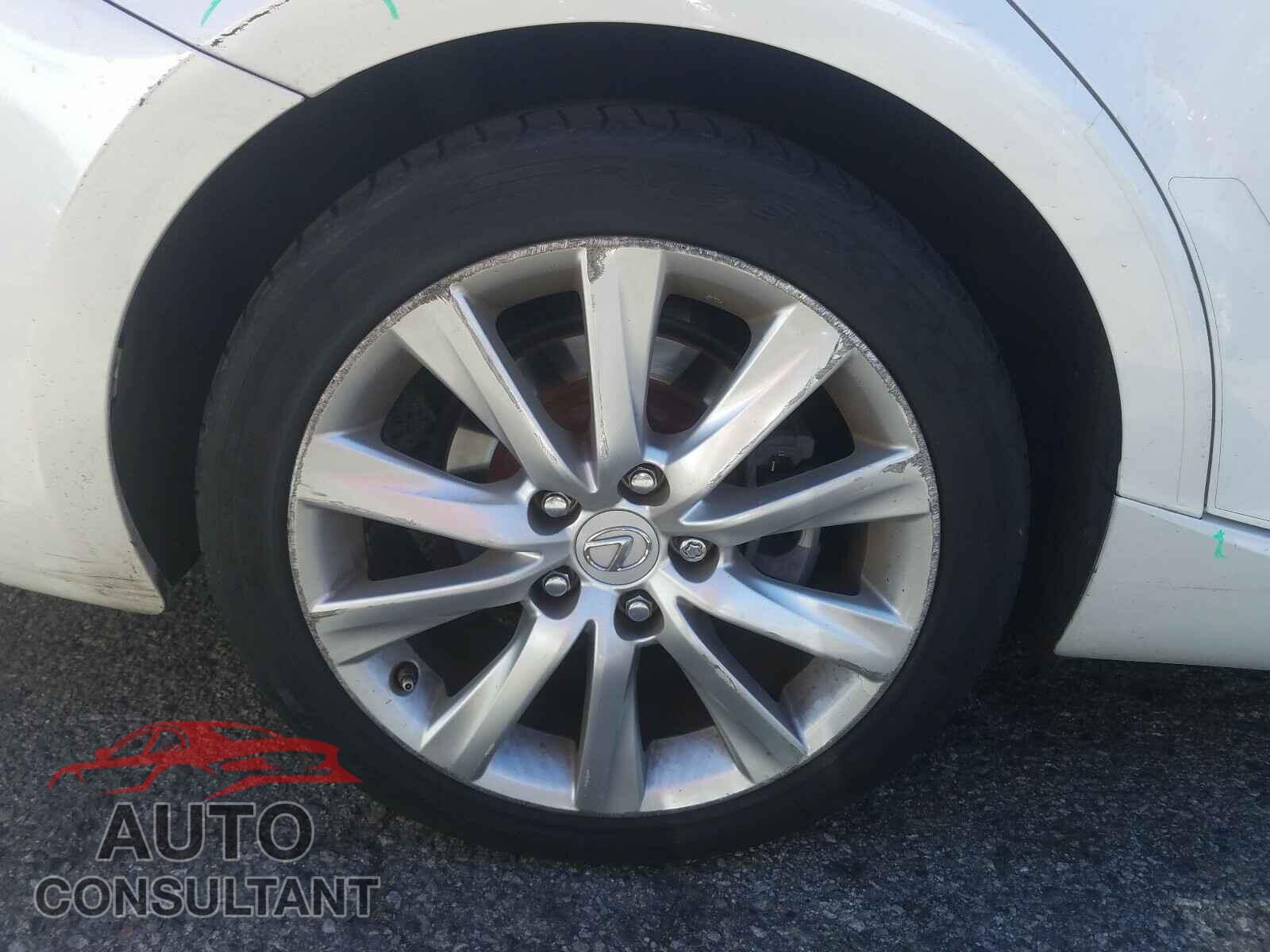 LEXUS IS 2014 - JTHBF1D23E5035293