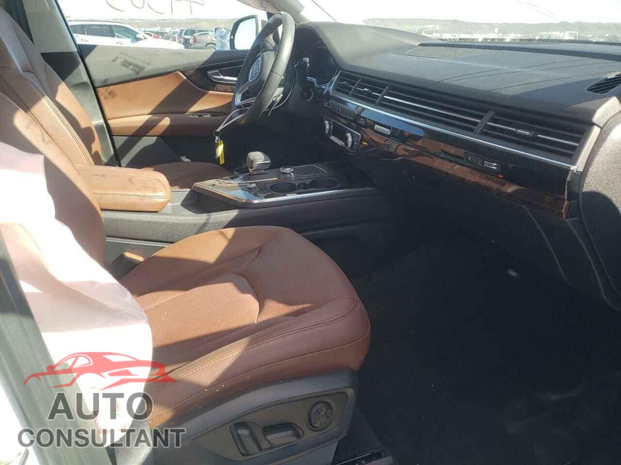 AUDI Q7 2018 - WA1VAAF75JD030094