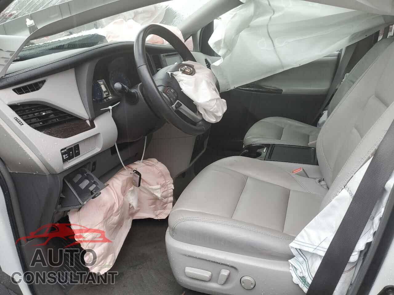 TOYOTA SIENNA 2018 - 5TDYZ3DC7JS934038
