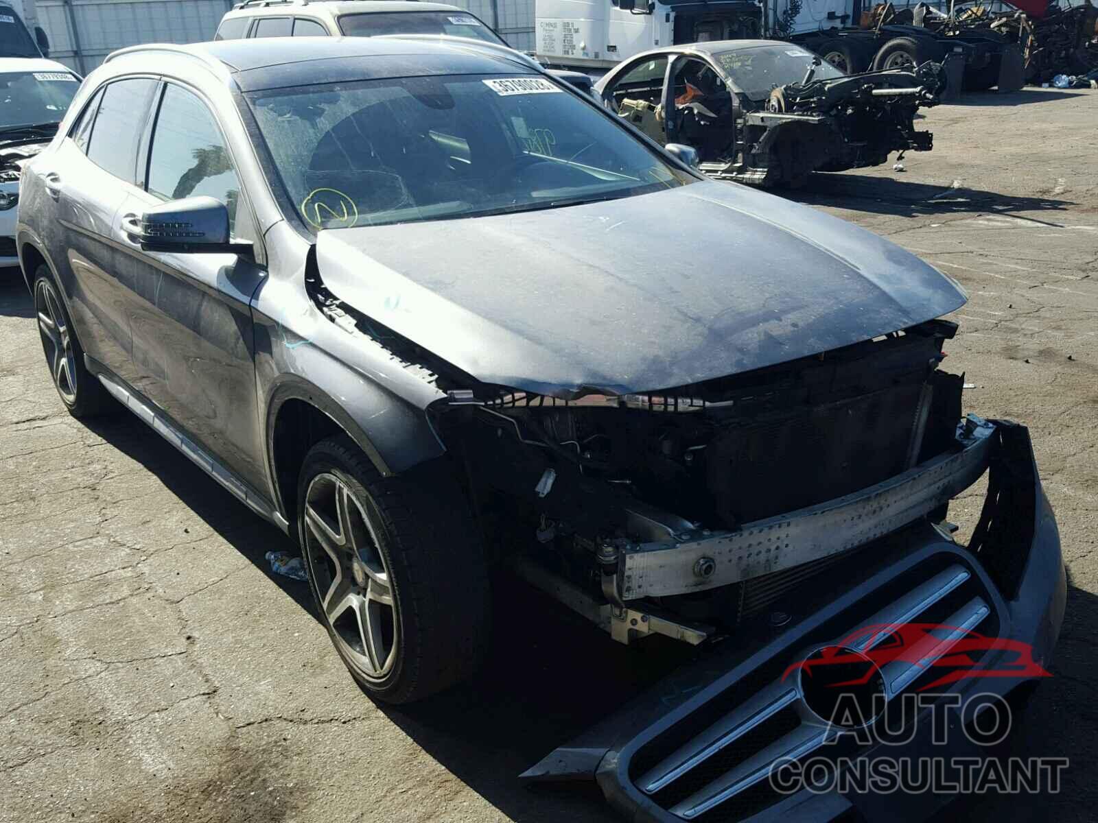 MERCEDES-BENZ GLA250 2015 - WDCTG4EB2FJ139179