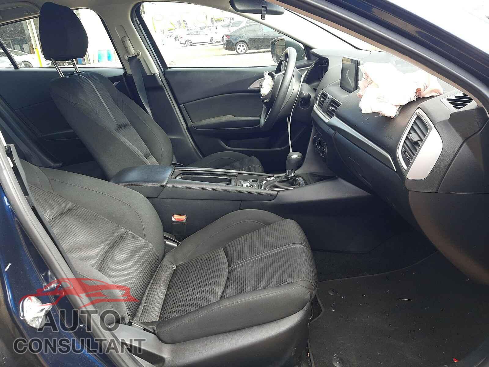 MAZDA 3 2018 - 3MZBN1U75JM262289